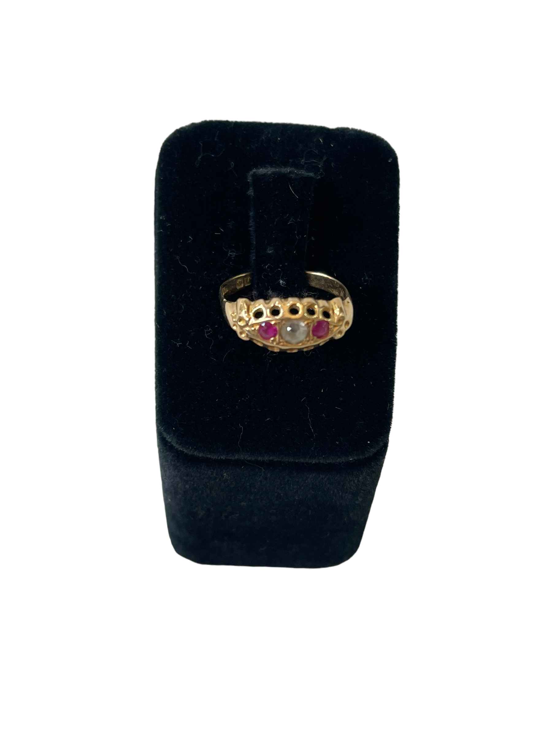 Chester hallmarked 18 carat gold ruby set ring, 1918, size O.