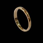 18 carat gold wedding band ring, size N.