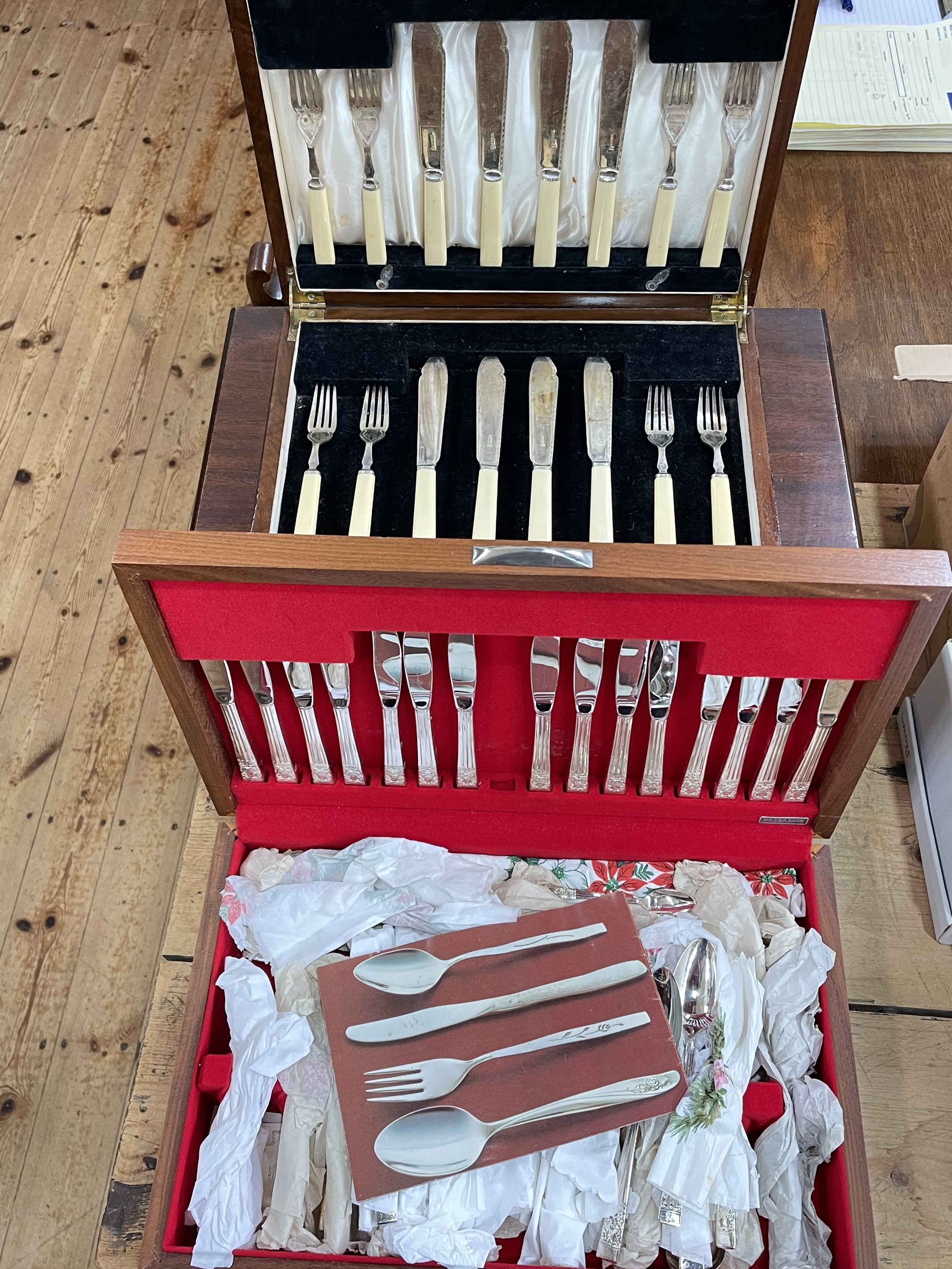 Mahogany cutlery cabinet, canteen of community plate cutlery and canteen of fish eaters. - Image 2 of 2