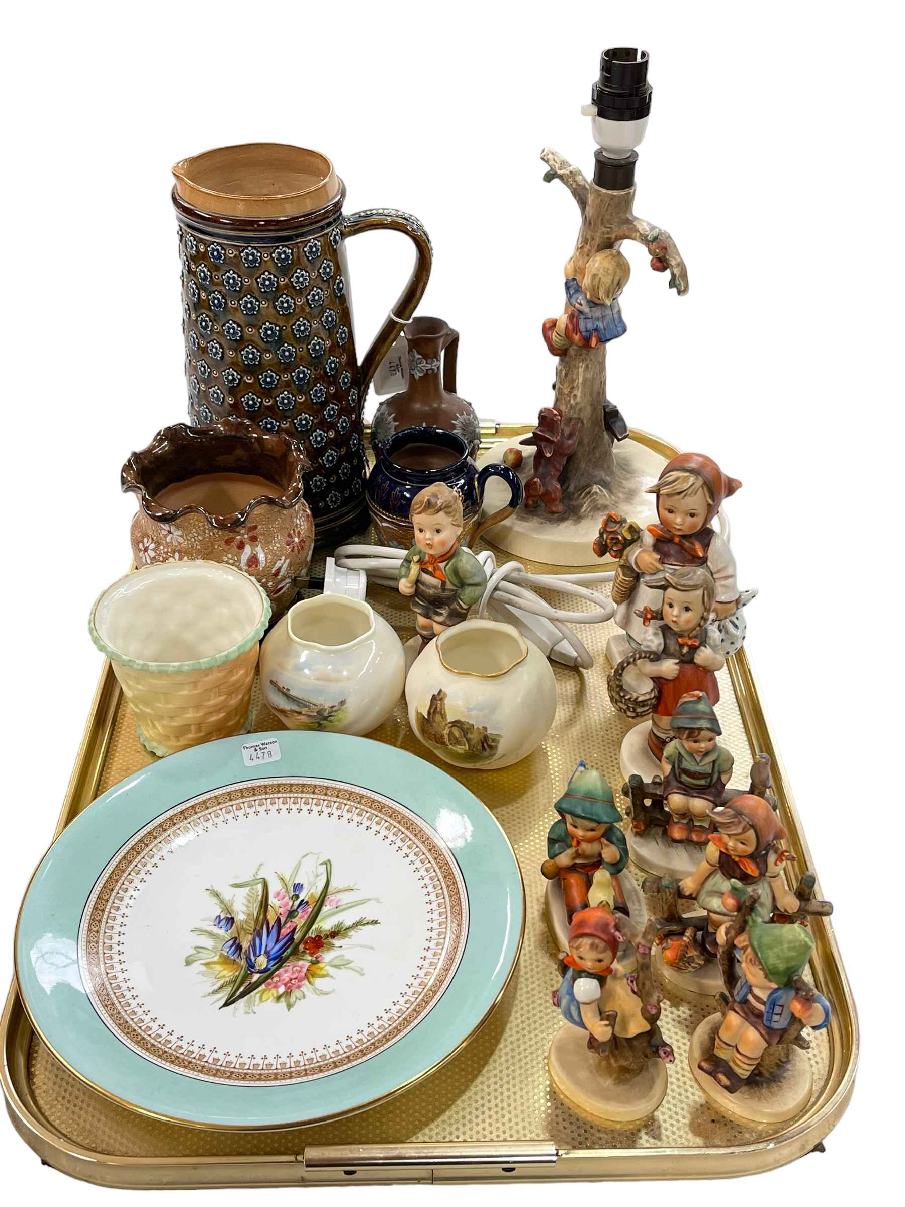 Tray lot with Hummel, Doulton stoneware and Worcester pieces (17).