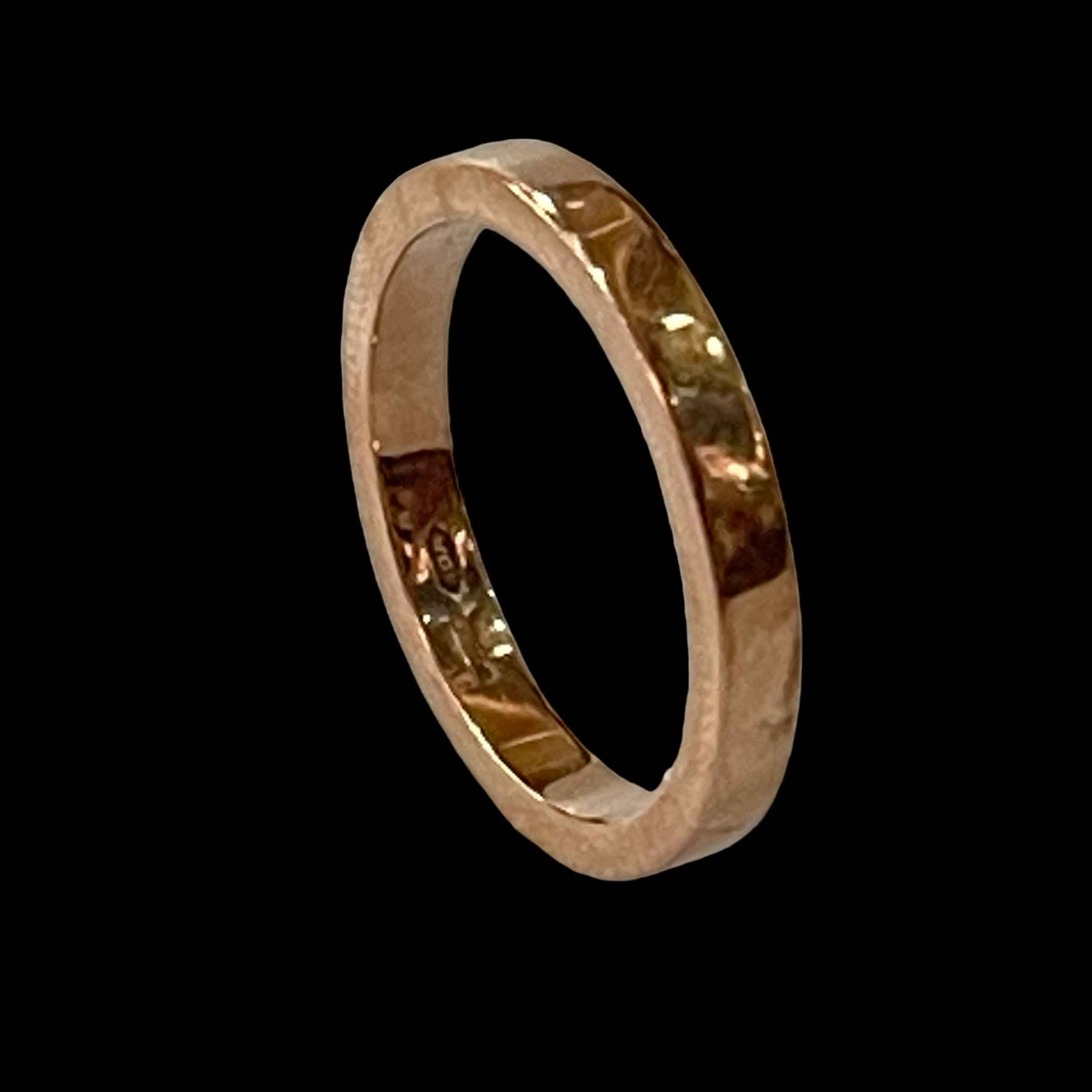 9 carat gold wedding band, size Q.
