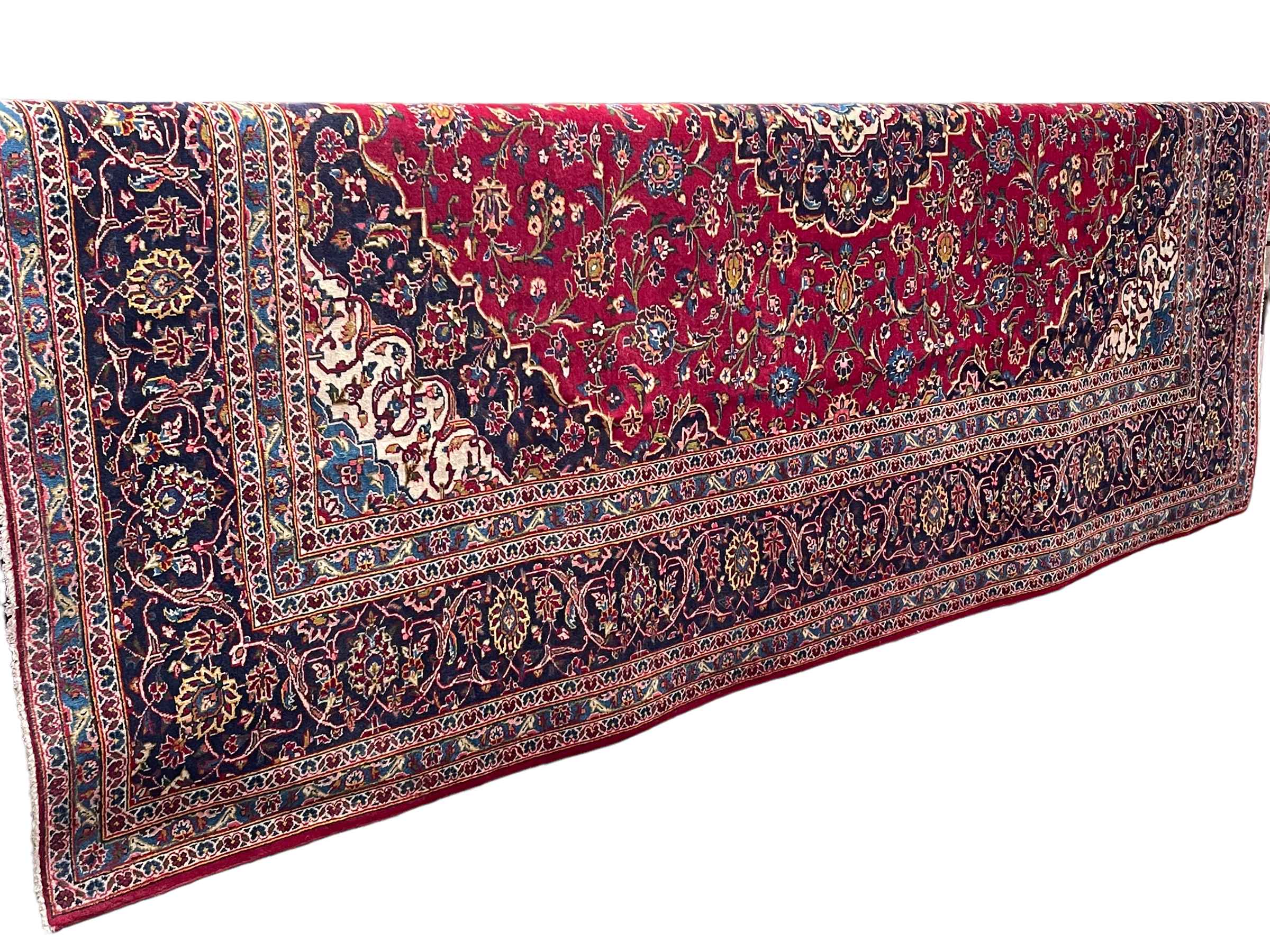 Fine hand knotted Persian Keshan carpet 3.49 by 2.49.