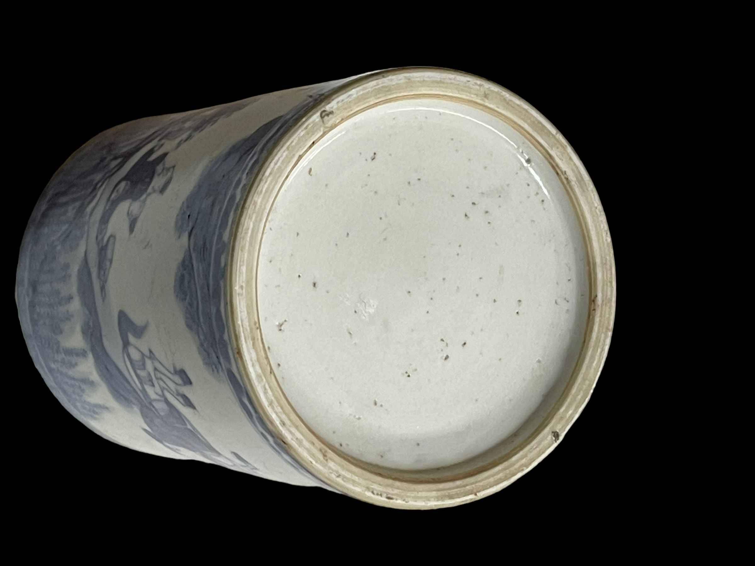 Chinese blue and white brush pot, with travellers in landscape, 13.5cm. - Image 4 of 4