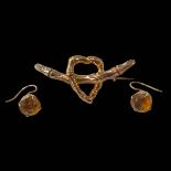 9 carat gold heart bar brooch and pair 9 carat gold earrings.