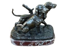 Ornate bronze sculpture of Pointer Dogs on a marble plinth, 28cm high.