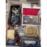 Tray box of costume jewellery.