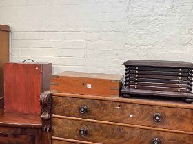 Five drawer coin collectors chest and two presentation boxes (3).