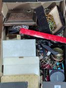 Tray box of costume jewellery.