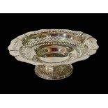 Silver pierced tazza, Birmingham 1918, 26cm diameter.