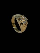 18 carat yellow gold gents ring set with 1 carat cubic zirconia, size T.