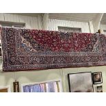 Fine hand knotted Persian Kashan carpet 4.20 by 2.97.