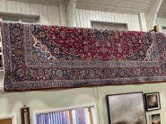 Fine hand knotted Persian Kashan carpet 4.20 by 2.97.