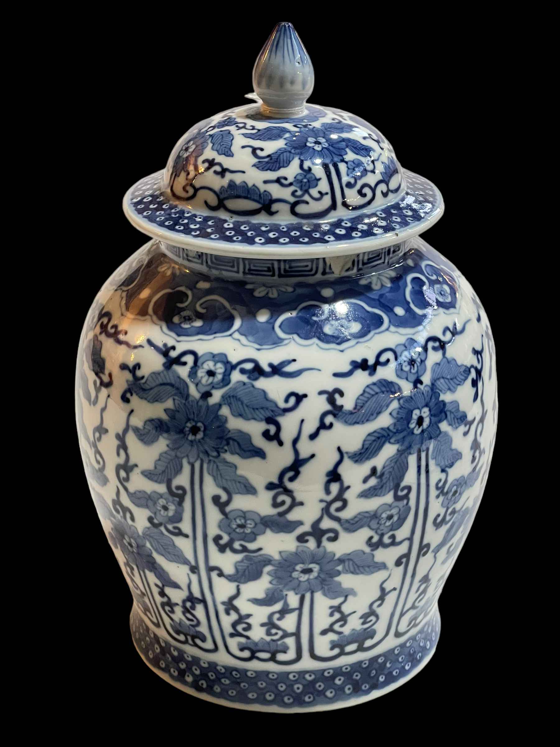 Chinese blue and white vase and cover with four character mark, 27cm.