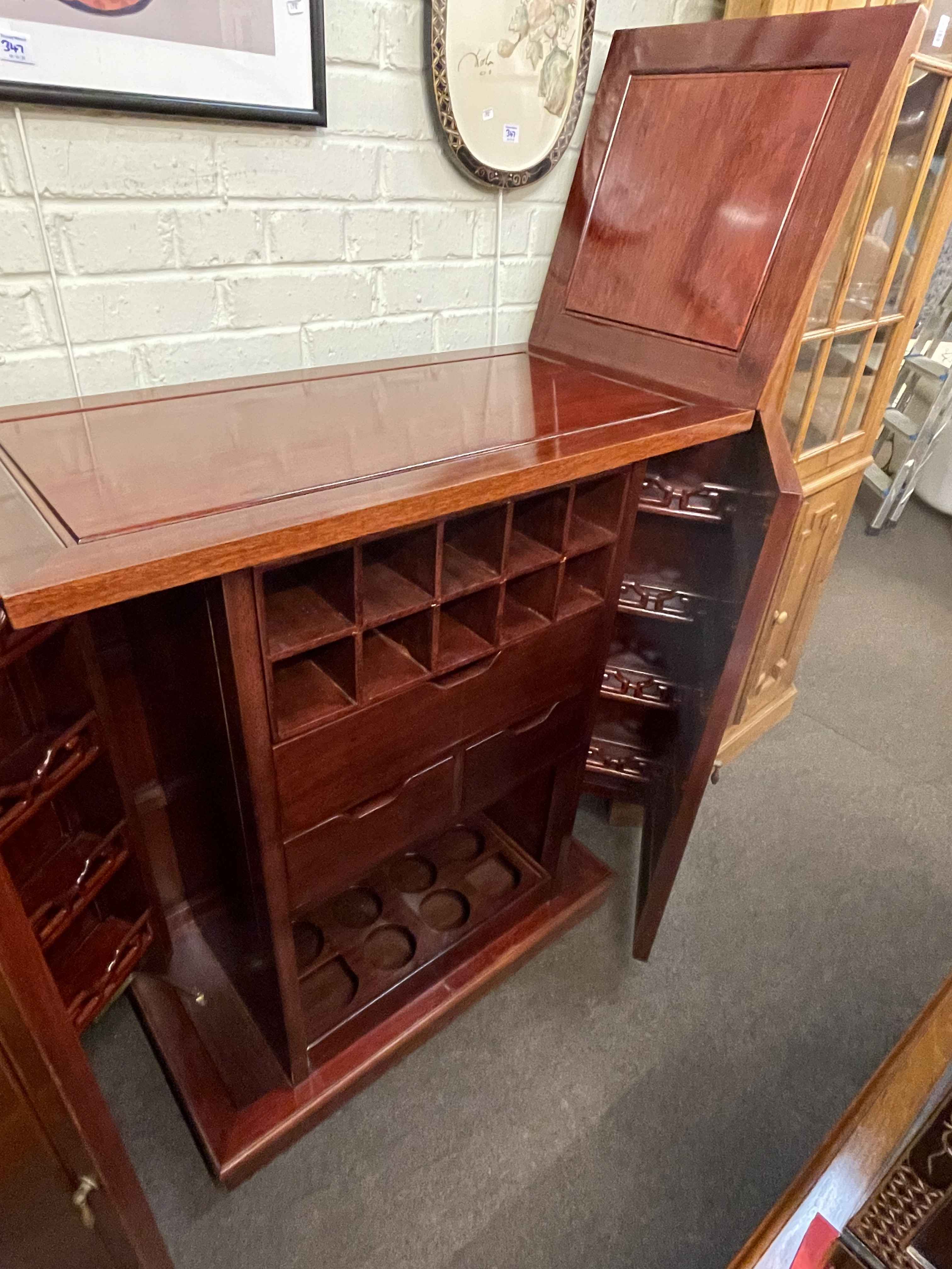 Three piece suite of Oriental style furniture comprising two door cocktail cabinet, - Image 3 of 3