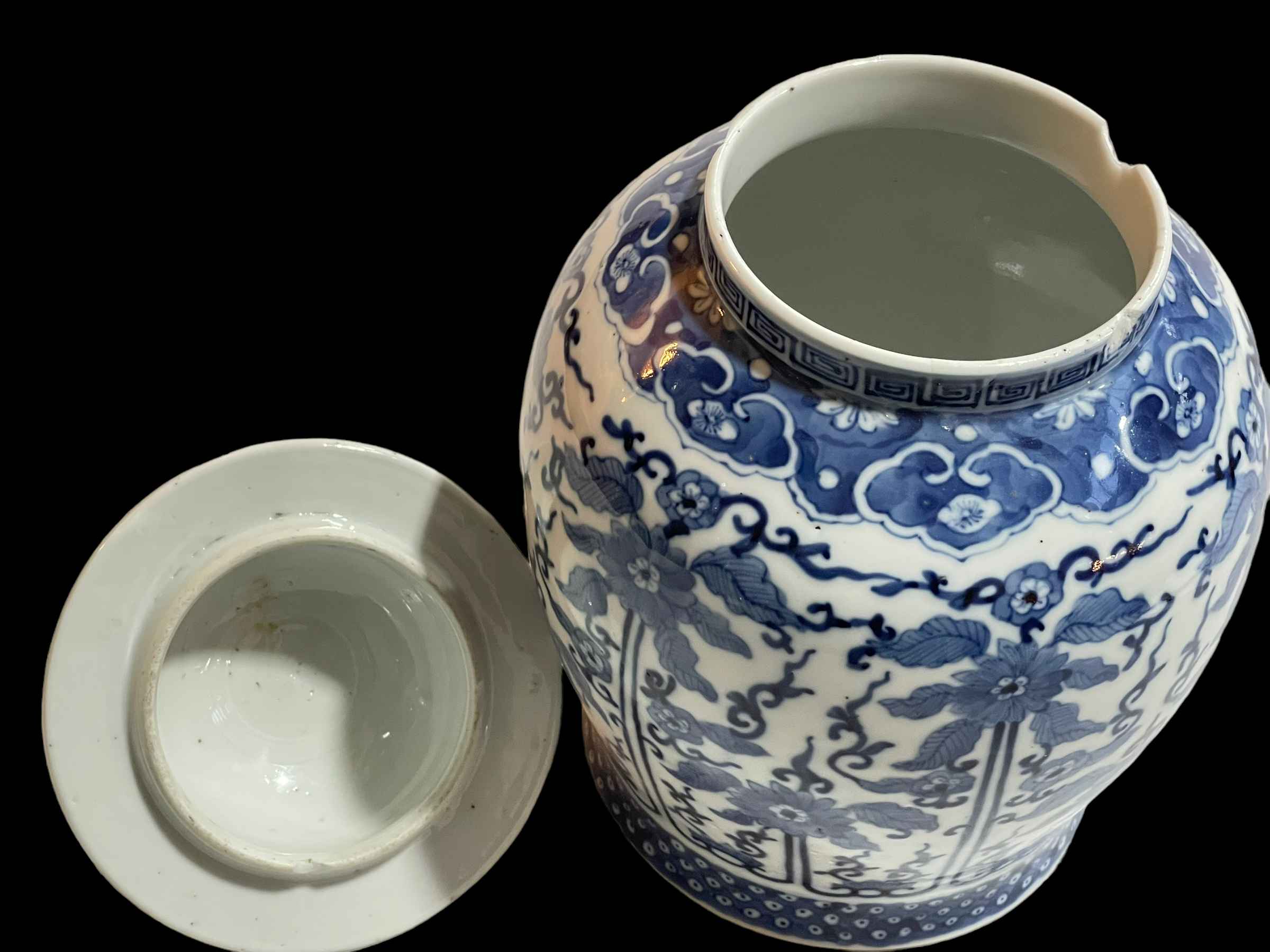 Chinese blue and white vase and cover with four character mark, 27cm. - Image 3 of 4