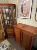 Three piece suite of Oriental style furniture comprising two door cocktail cabinet,