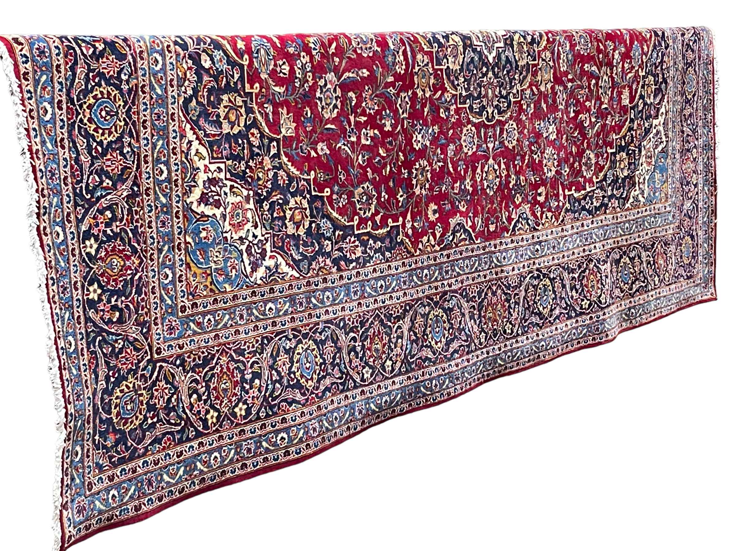 Fine hand knotted Persian Kashan carpet 4.20 by 2.97.