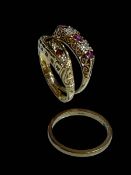 Two 9 carat gold gem set rings and 9 carat wedding band ring (3).