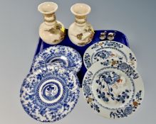 A tray containing a set of three 18th century Chinese Imari plates together with a further pair of