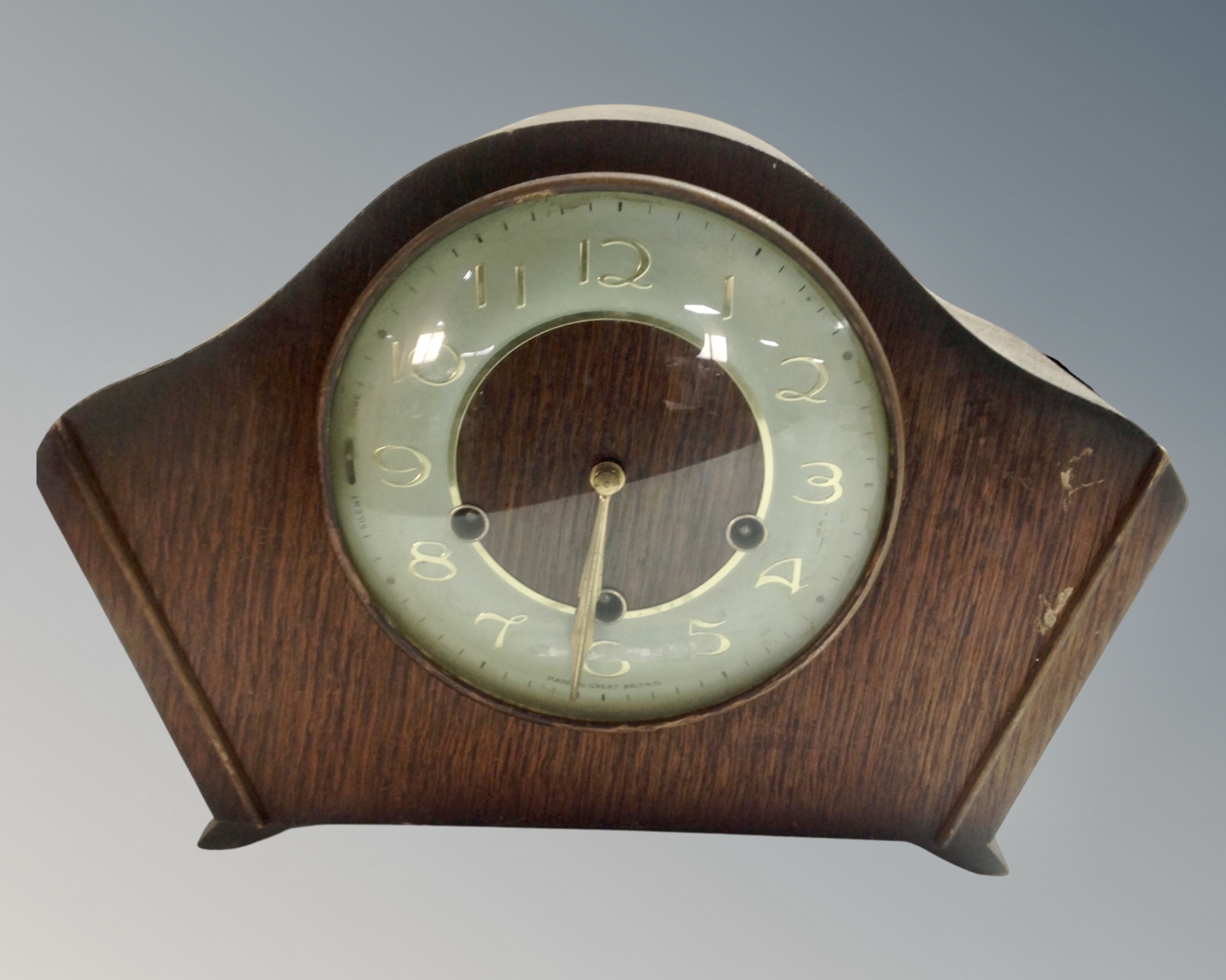 A mid 20th century Smiths mantel clock