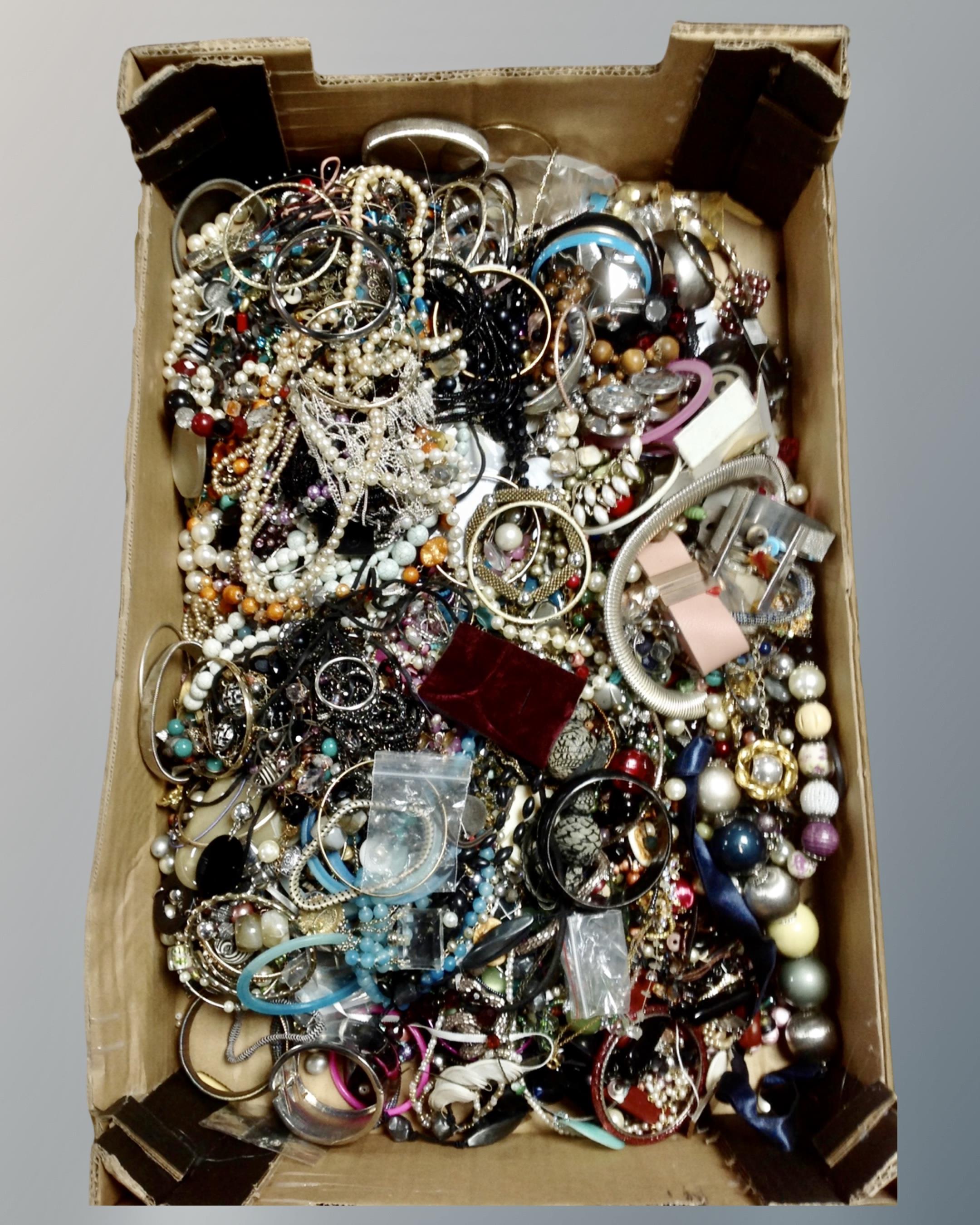 A box of a large quantity of costume jewellery