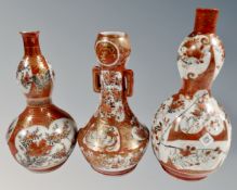 Three Japanese Kutani vases (Af)