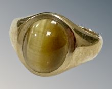 A 9ct gold Tiger eye ring, size G, 3.1g.