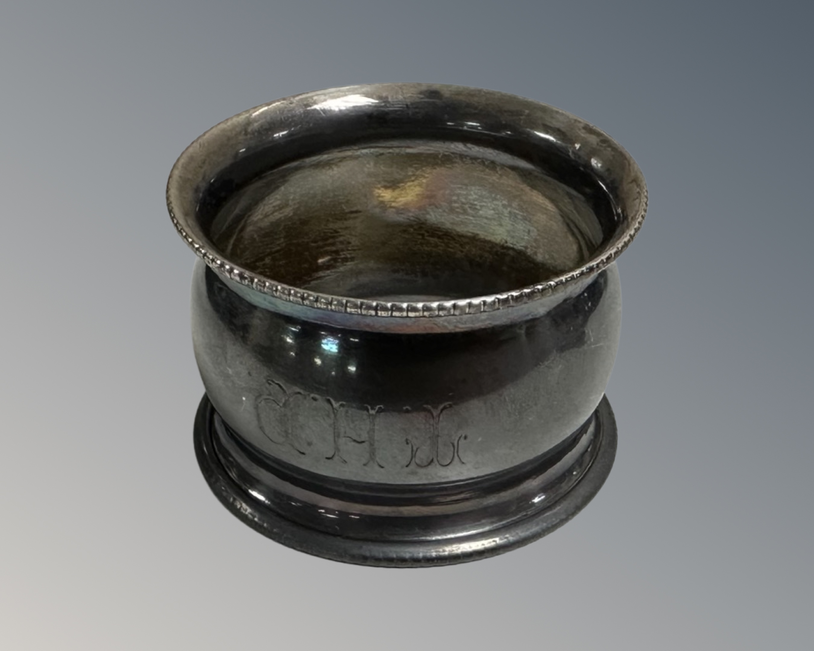 A silver napkin ring, Birmingham marks.