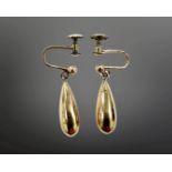 A pair of 9ct gold droplet earrings with screw backs. CONDITION REPORT: 2.