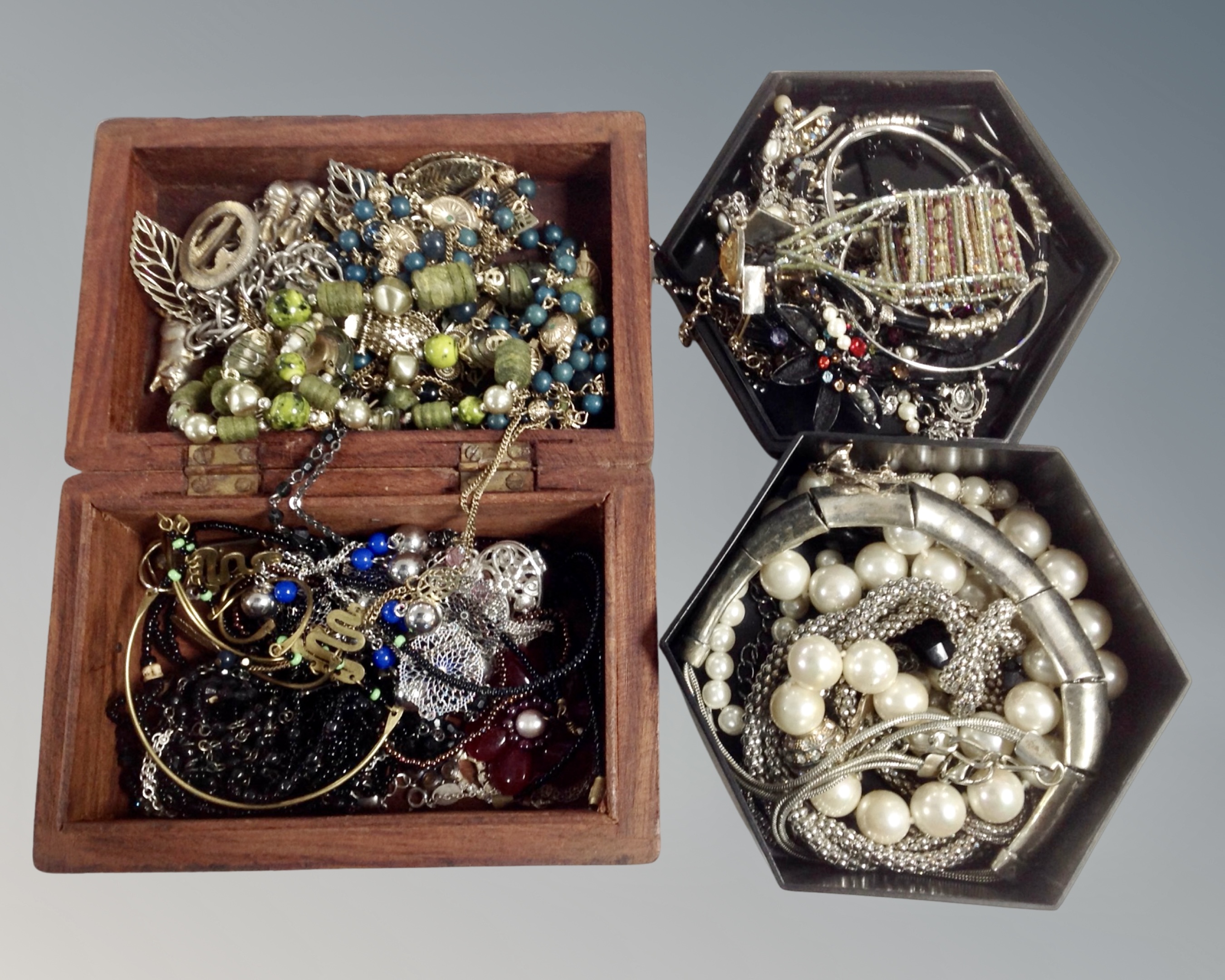 An Eastern carved trinket box and further hexagonal box containing costume jewellery. - Image 2 of 2