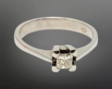 An 18ct white gold princess cut solitaire diamond ring, size M CONDITION REPORT: 2.