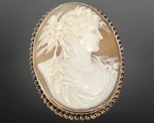 A good quality large gold framed cameo brooch 42.84 mm x 55.48 mm.