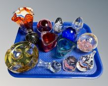 A tray of glass paperweights including Wedgwood etc,