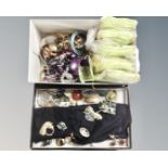 A tray of a quantity of costume brooches,