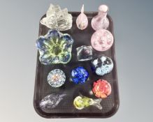 A tray containing 12 pieces of glassware including paperweights, Caithness vase, bird ornaments,