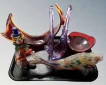 A tray containing Murano glass clown and fish ornaments together with three further pieces of