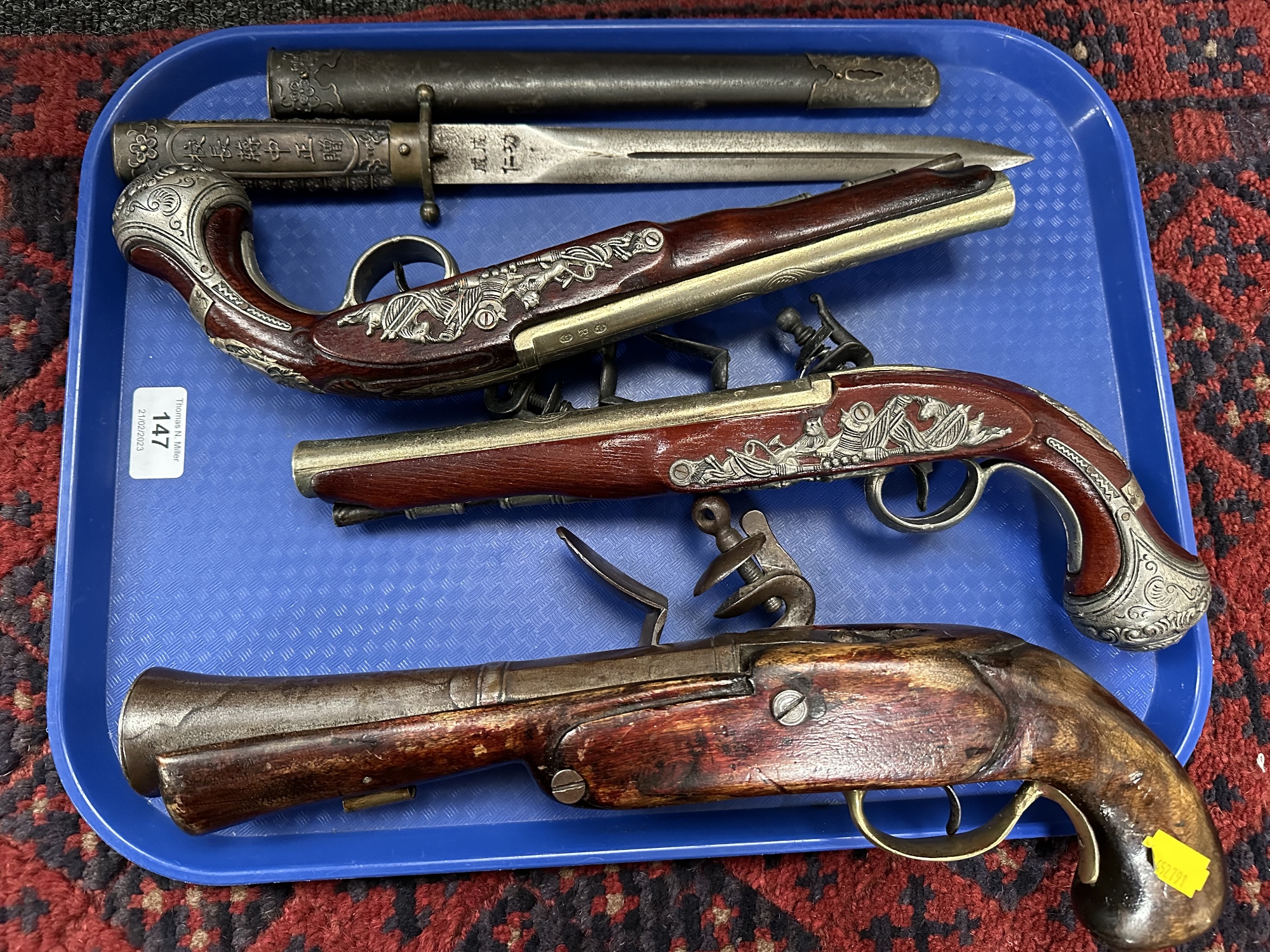 A pair of reproduction flintlock style pistols, - Image 5 of 7