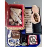 A tray containing a 9ct gold solitaire dress ring, gent's wristwatch, costume jewellery,