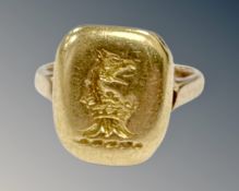 An antique 9ct yellow gold signet ring, 5.1g, size F.