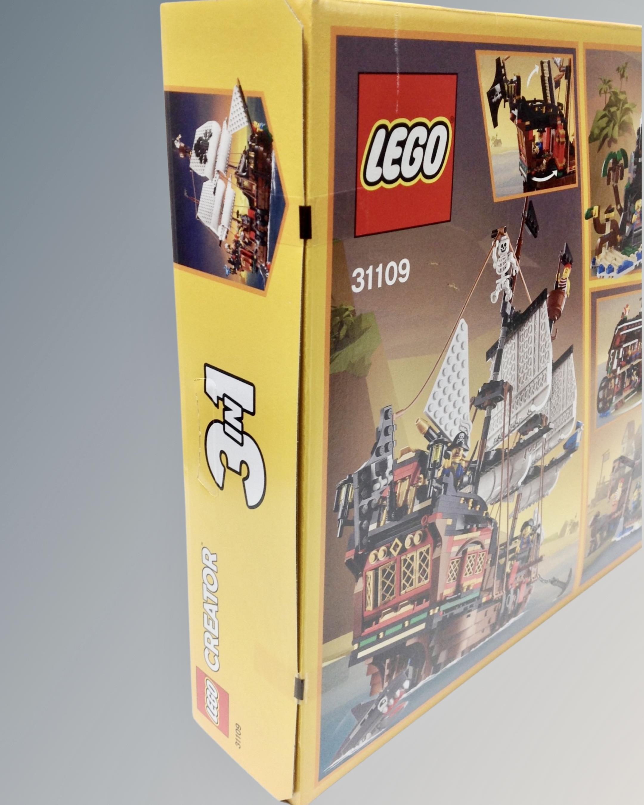 Lego : Creator 31109 3 in 1 Pirate Ship, - Image 3 of 4