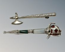 A Scottish silver and agate mounted broadsword brooch, length 49mm,
