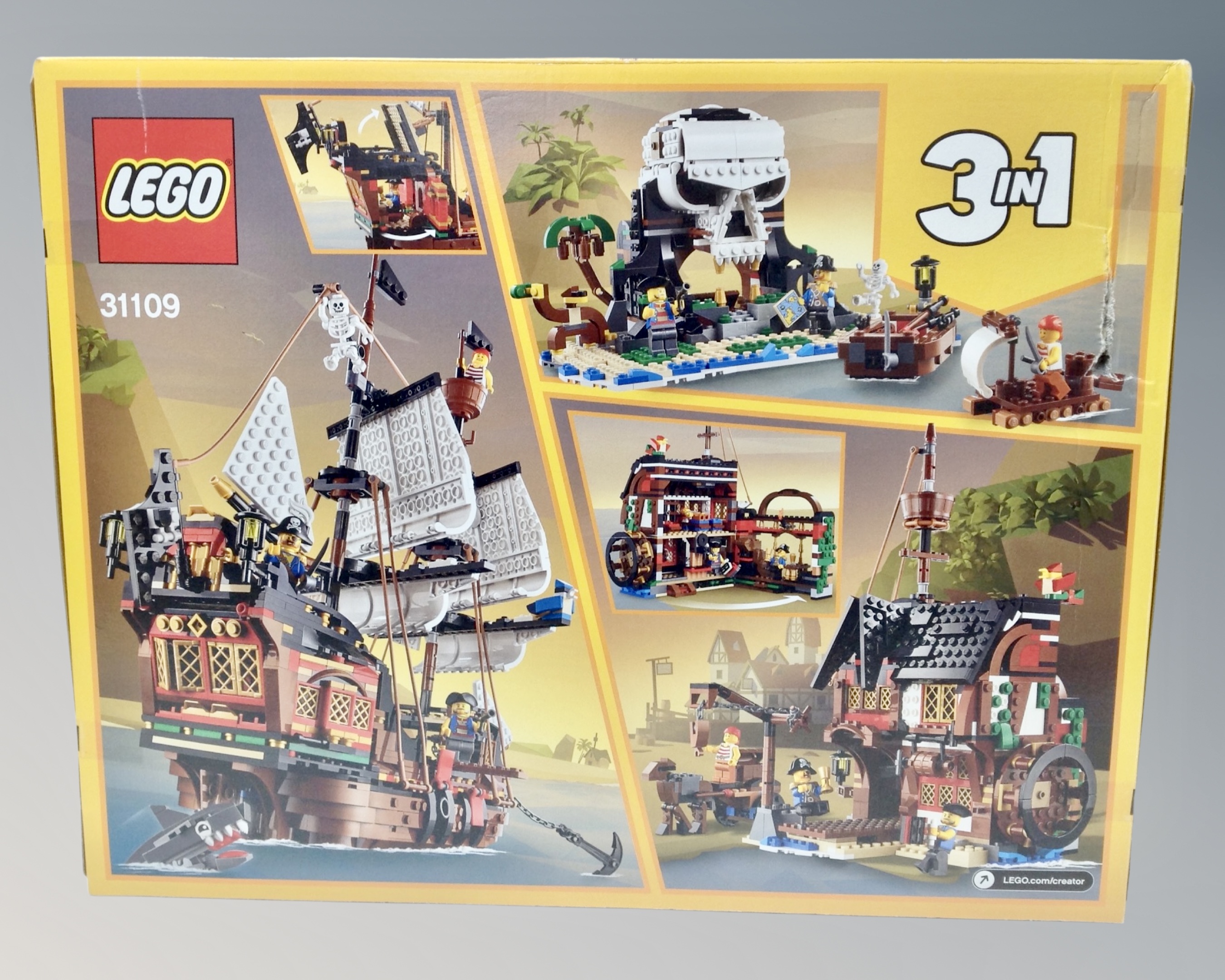 Lego : Creator 31109 3 in 1 Pirate Ship, - Image 2 of 4