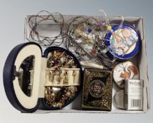 A tray containing trinket and jewellery boxes containing assorted costume jewellery, dress rings,