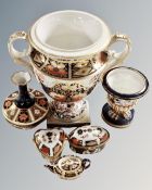 Six pieces of Imari patterned cabinet china including twin handled vase, two further vases,