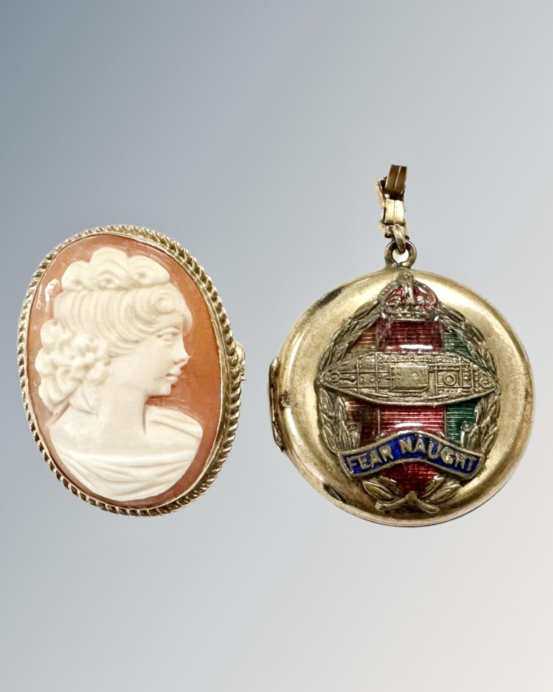 A 9ct gold mounted cameo brooch,