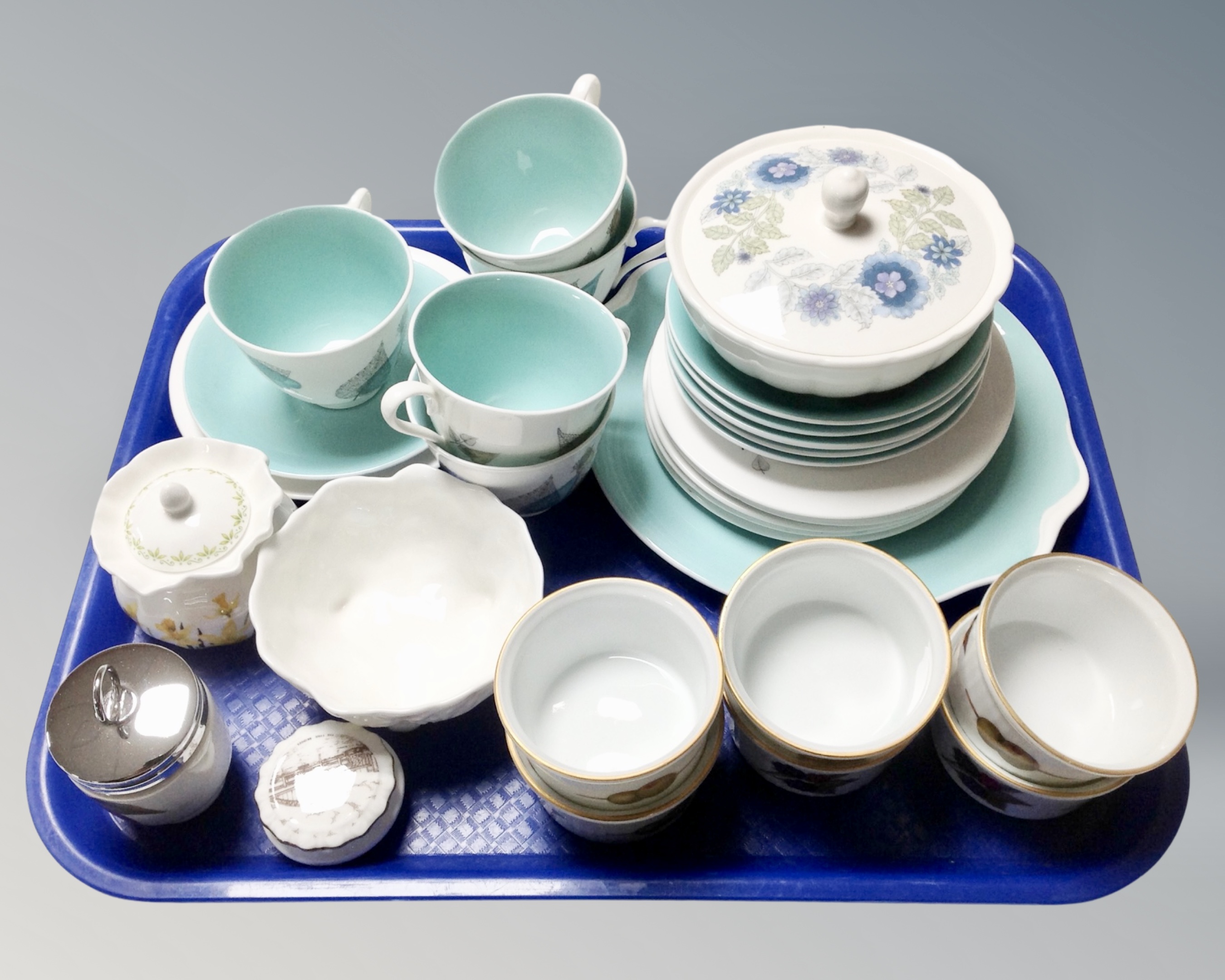 A tray containing assorted ceramics including 18 pieces of Rosalyn Natures Lace bone tea china,