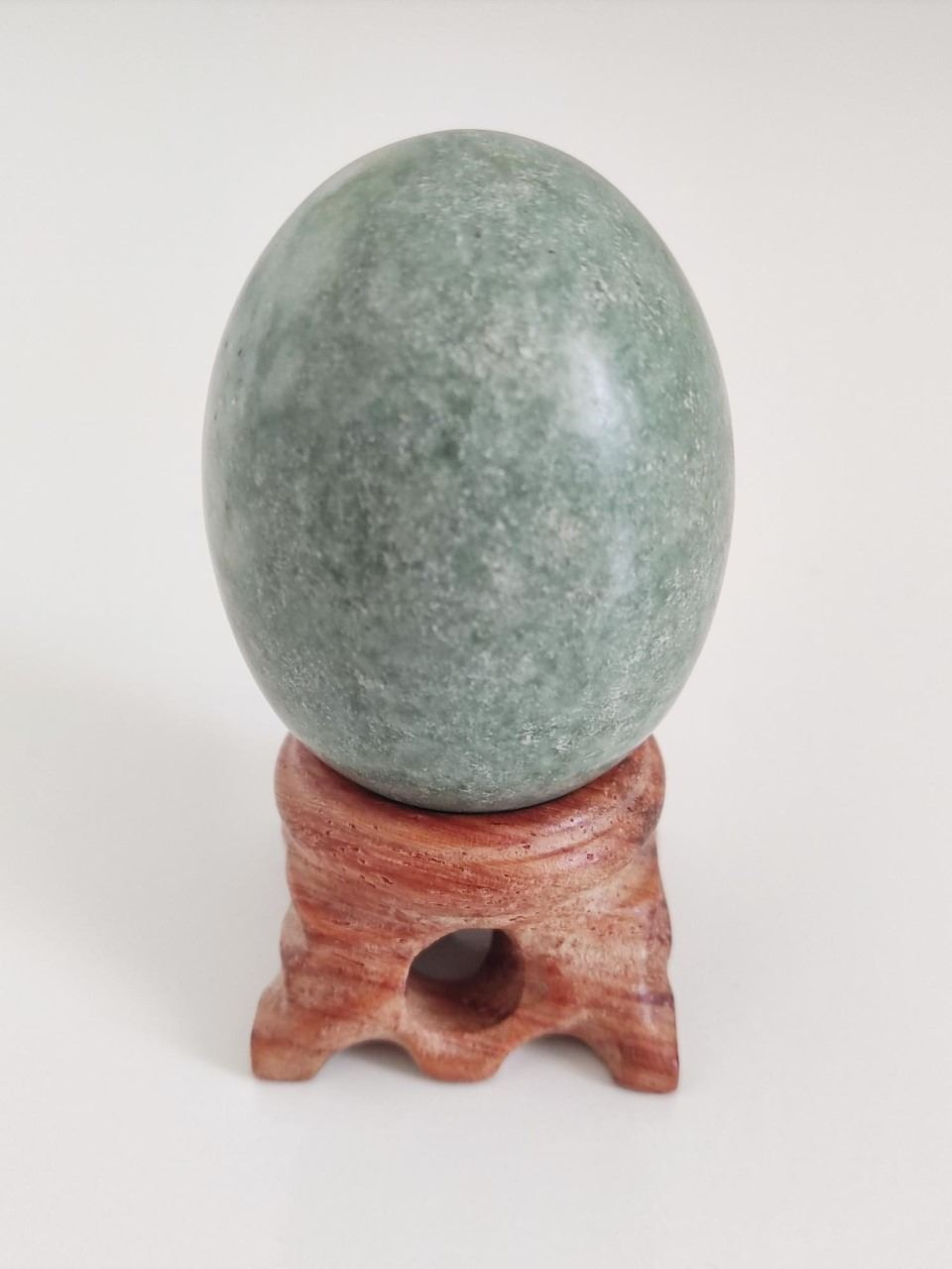 Green Lushan Jade sphere with stand - Weight: 90g. Length: 36mm. Width: 36mm. Height: 48mm.