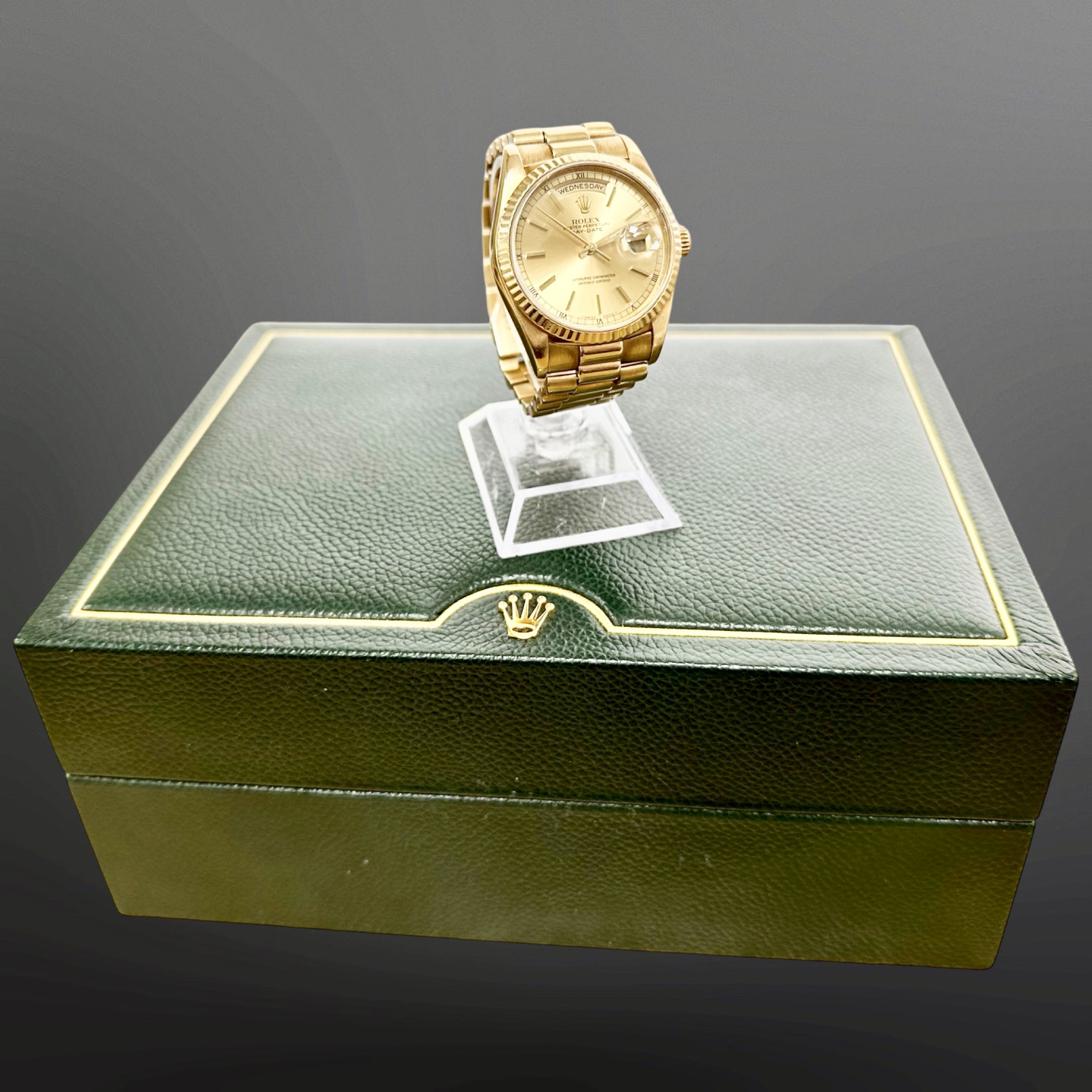 Rolex : A fine gent's 18ct yellow gold Oyster Perpetual Day-Date automatic calendar centre-seconds - Image 3 of 12