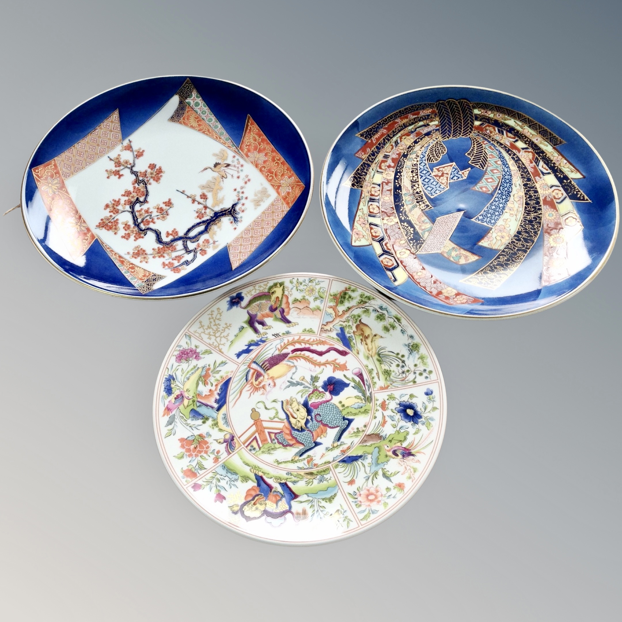 A Royal Worcester Chinoiserie pattern limited edition plate, number 6183 of 10000,