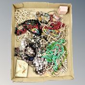 A tray of mixed costume jewellery
